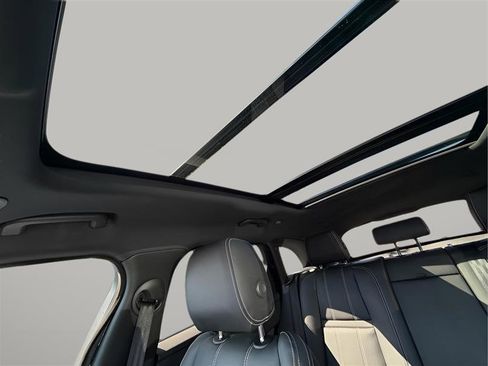 Used 2023 Land Rover Range Rover Velar R-Dynamic S image 55