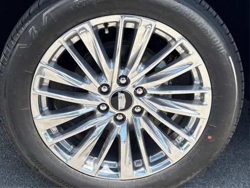 New 2026 Cadillac Escalade ESV Luxury AWD/4WD image 13