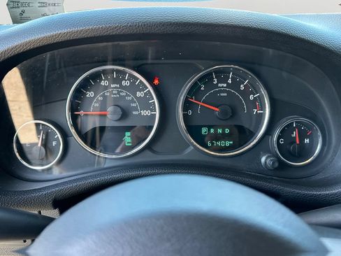 Used 2014 Jeep Wrangler Unlimited Rubicon w/ Connectivity Group AWD/4WD image 24