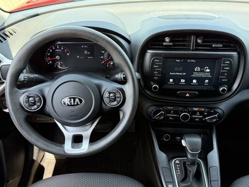 Used 2021 Kia Soul LX FWD image 11