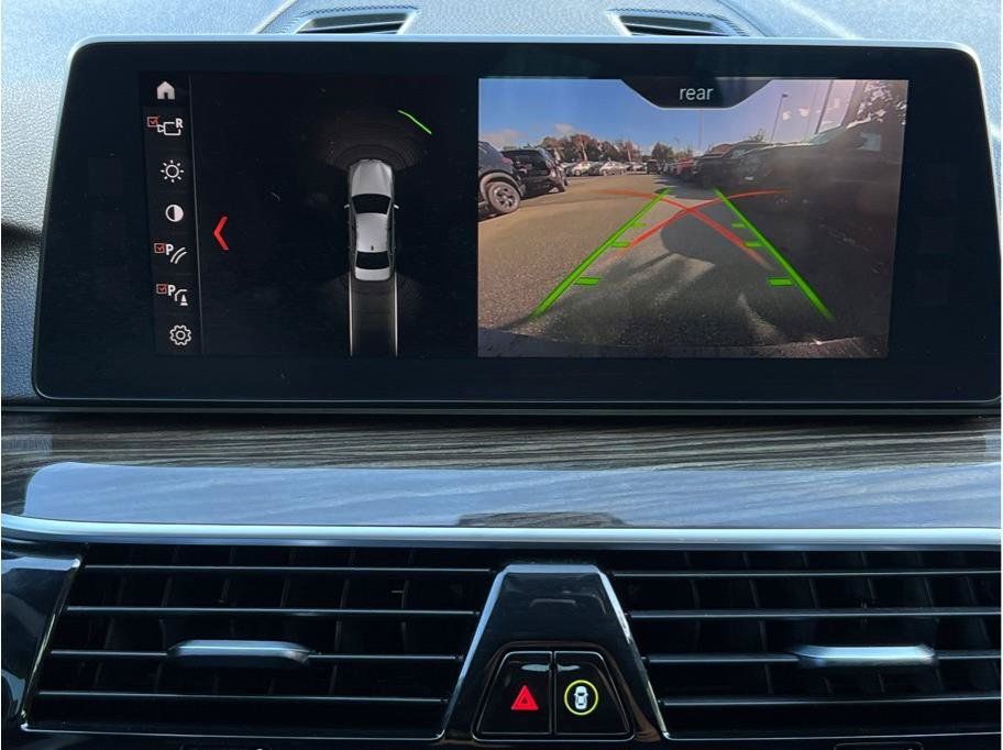 Used 2018 BMW 530i RWD image 13