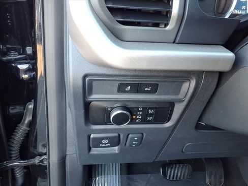 Used 2024 Ford Expedition Max XLT image 26