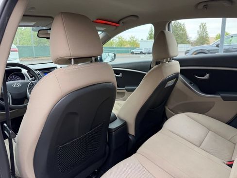 Used 2013 Hyundai Elantra GT FWD image 30