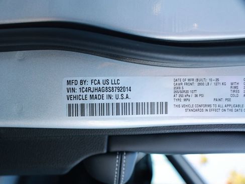 New 2025 Jeep Grand Cherokee Altitude image 32