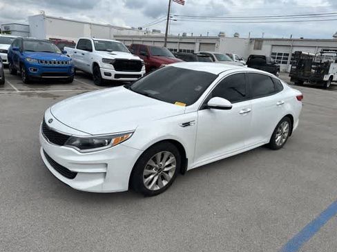 Used 2018 Kia Optima LX w/ 17" Alloy Wheels Package FWD image 14