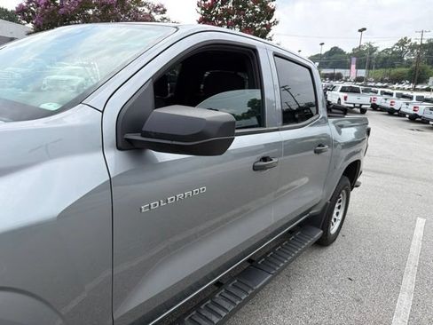Used 2025 Chevrolet Colorado W/T RWD image 5