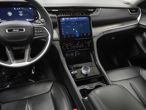 Used 2023 Jeep Grand Cherokee L Limited image 24