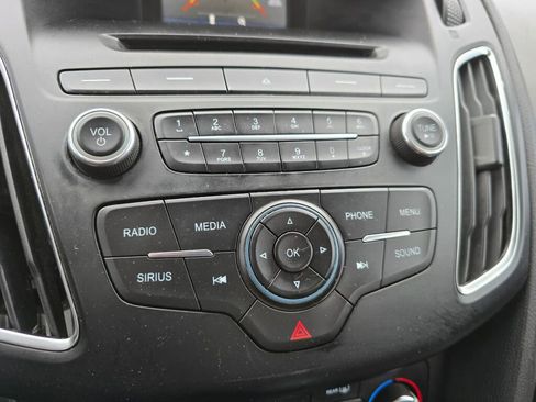 Used 2016 Ford Focus SE w/ Equipment Group 201A FWD image 22
