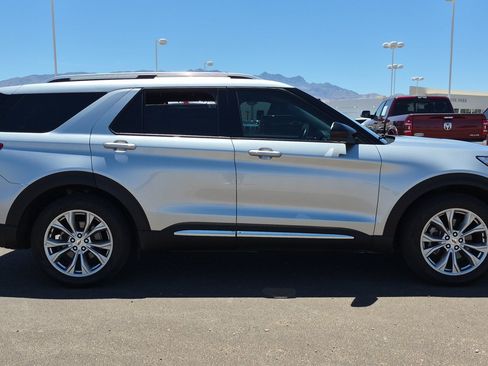 Used 2023 Ford Explorer Limited RWD image 3