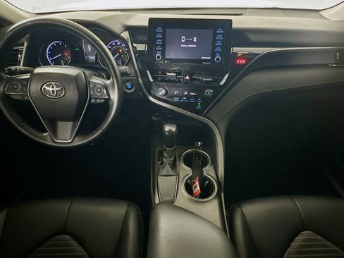 Used 2021 Toyota Camry SE w/ Convenience Package FWD image 27