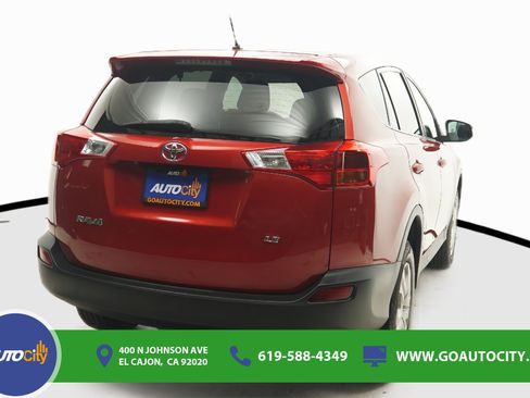 Used 2015 Toyota RAV4 LE FWD image 10