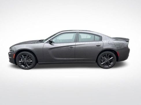 Used 2022 Dodge Charger SXT w/ Blacktop Package image 2