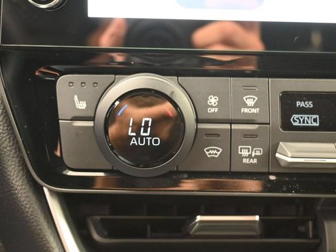 Certified 2024 Toyota Grand Highlander AWD image 21