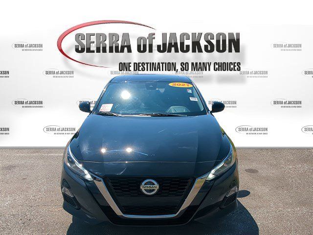 Used 2021 Nissan Altima 2.5 SR w/ SR Premium Package FWD image 3