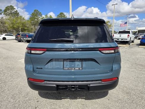 New 2026 Jeep Grand Cherokee L Limited w/ Limited Altitude Package AWD/4WD image 5