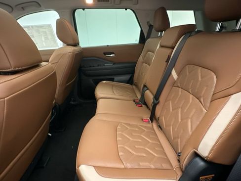 New 2026 Nissan Pathfinder Platinum w/ Accent Package AWD/4WD image 10