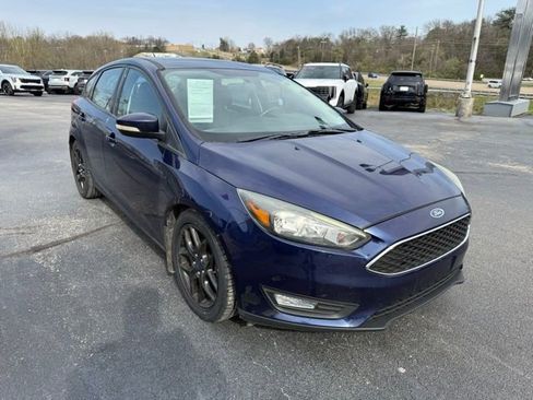Used 2016 Ford Focus SE w/ Equipment Group 201A image 3