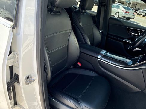 Used 2024 Mercedes-Benz GLC 300 4MATIC image 25