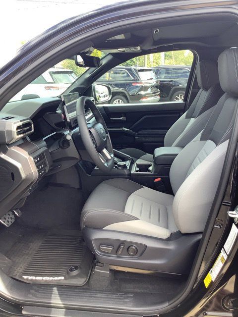 Used 2025 Toyota Tacoma TRD Sport w/ TRD Sport Upgrade Package AWD/4WD image 20