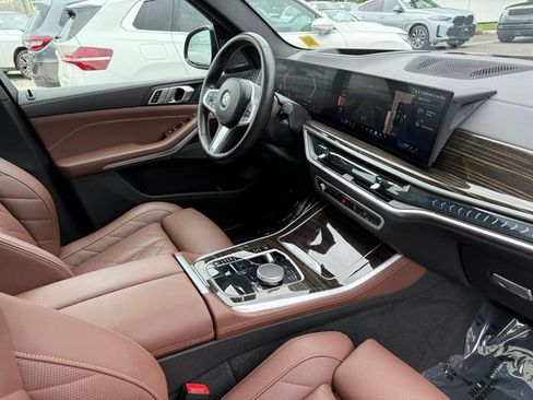 Used 2024 BMW X5 xDrive40i w/ M Sport Package AWD/4WD image 29