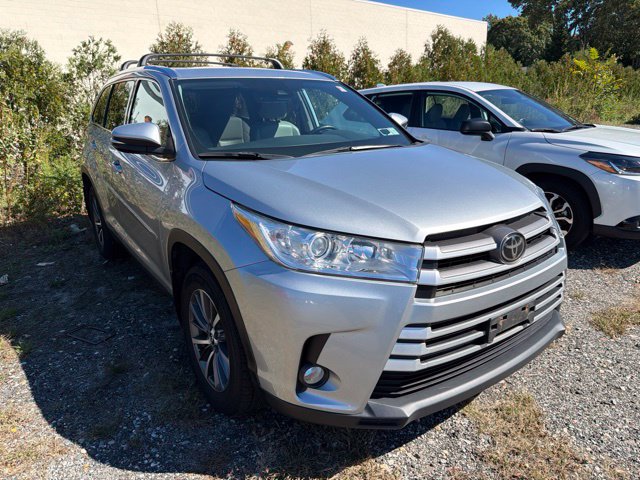 Used 2019 Toyota Highlander XLE w/ Protection Package #3 AWD/4WD image 4