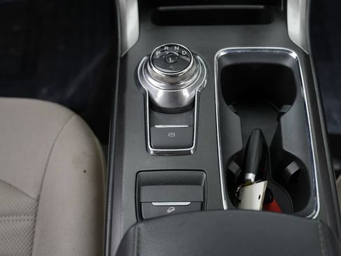Used 2018 Ford Fusion SE FWD image 43