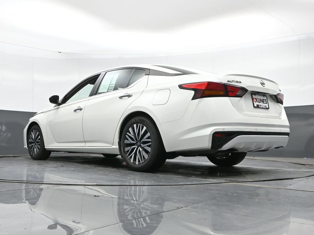 Used 2024 Nissan Altima 2.5 SV FWD image 45