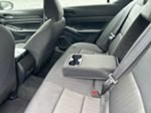 Used 2025 Nissan Altima 2.5 SV AWD/4WD image 8