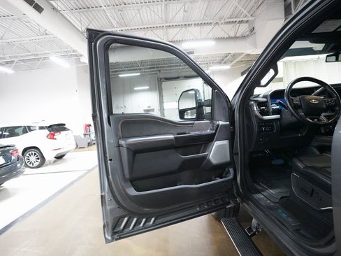 Used 2023 Ford F250 Platinum image 26