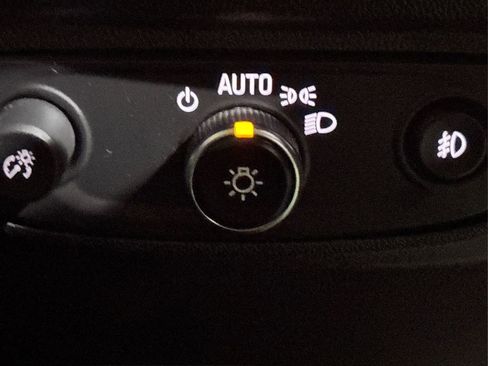 Used 2021 Chevrolet Equinox LT image 21