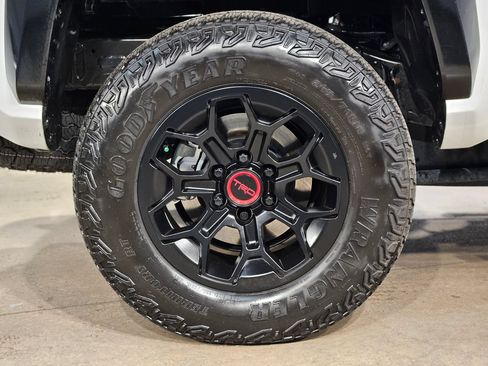 Certified 2025 Toyota Tacoma TRD Pro AWD/4WD image 17