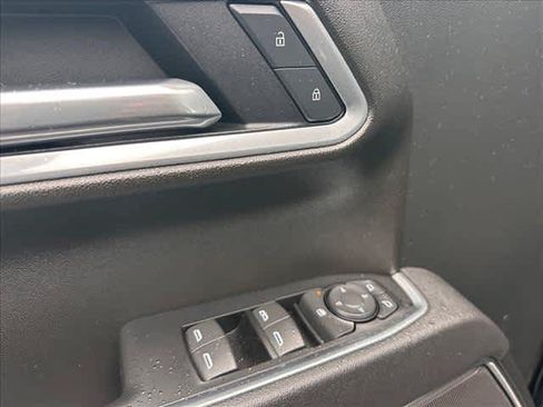 Used 2025 Chevrolet Silverado 1500 LT AWD/4WD image 15