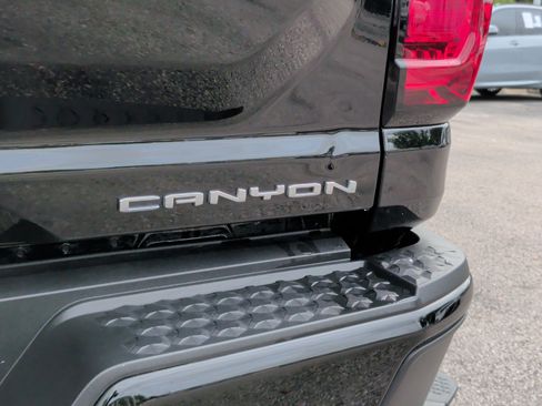 Used 2023 GMC Canyon Denali w/ Denali Black Edition AWD/4WD image 11