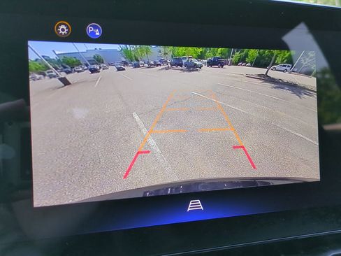 Used 2025 Chevrolet Equinox LT FWD image 20
