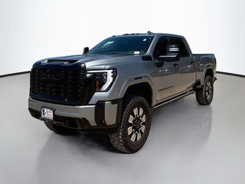 Used 2025 GMC Sierra 2500 Denali w/ Denali Reserve Package AWD/4WD image 3