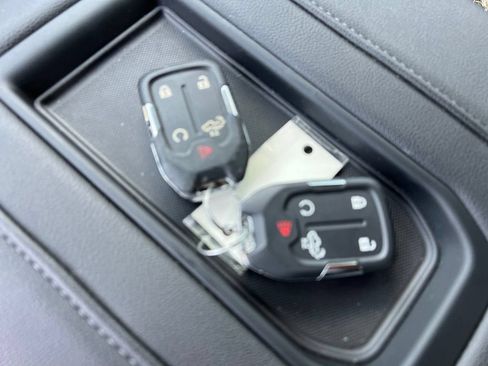 Used 2019 Chevrolet Silverado 1500 LT Trail Boss AWD/4WD image 15