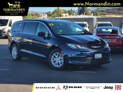 Used 2017 Chrysler Pacifica LX
