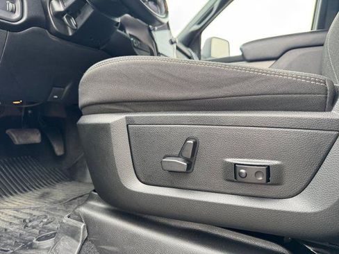 Used 2024 RAM 3500 Big Horn w/ Night Edition AWD/4WD image 18