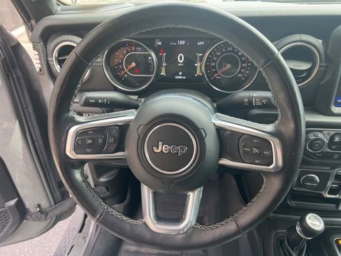 Used 2022 Jeep Gladiator Overland w/ Popular Equipment Package AWD/4WD image 10