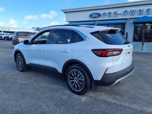 Certified 2023 Ford Escape SE w/ PHEV Premium Package image 9