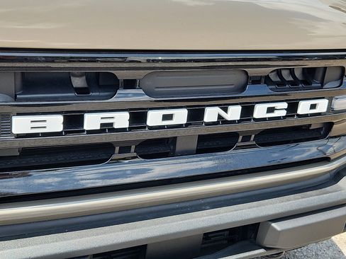 Used 2025 Ford Bronco Outer Banks AWD/4WD image 31