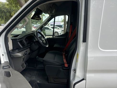 Used 2022 Ford E-Transit 148 High Roof Extended RWD image 13