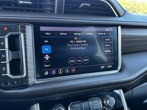 Used 2021 GMC Yukon Denali w/ Denali Premium Package image 22