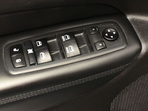 Used 2020 Jeep Grand Cherokee Limited w/ Luxury Group II image 21