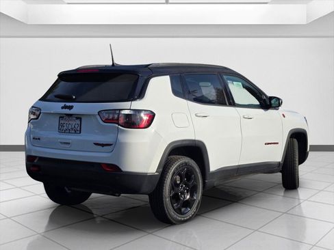 Used 2023 Jeep Compass Trailhawk image 5