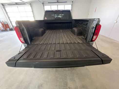 Used 2020 GMC Sierra 1500 Elevation w/ Elevation Value Package AWD/4WD image 23