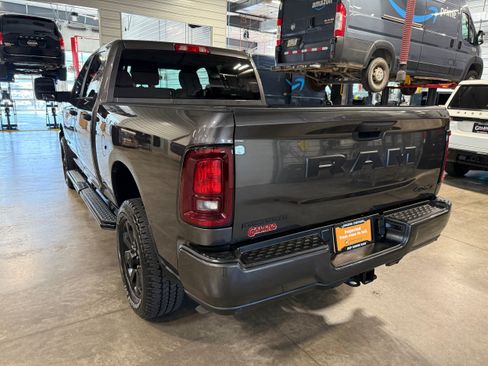 Used 2025 RAM 2500 Big Horn AWD/4WD image 27