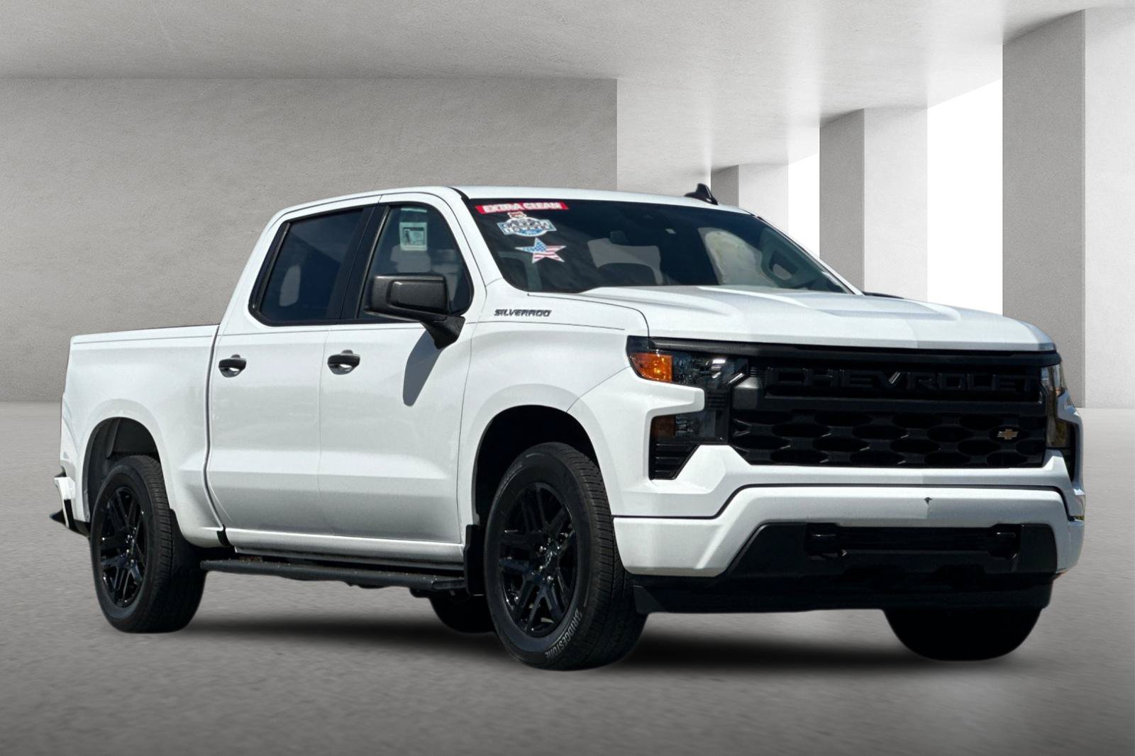 Used 2023 Chevrolet Silverado 1500 Custom RWD image 2