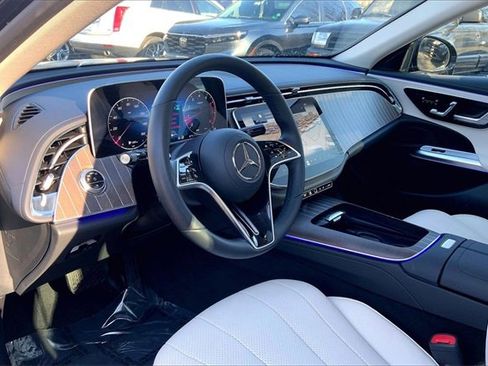 Used 2025 Mercedes-Benz E 350 4MATIC Sedan image 14