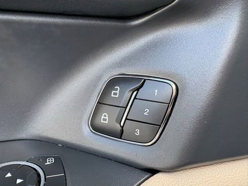 Used 2024 Ford Expedition Limited image 29